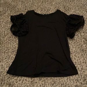 Eyelit sleeve top